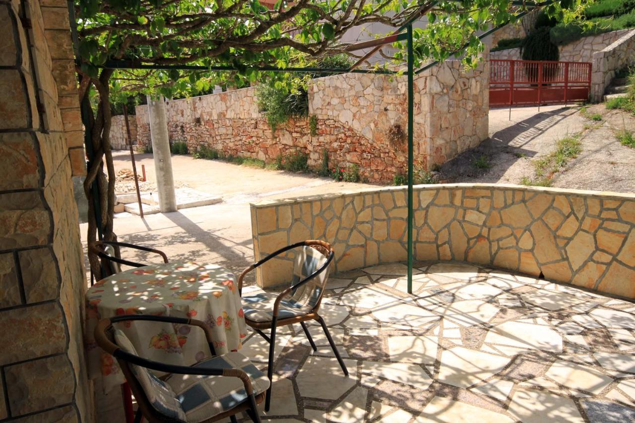 Apartments By The Sea Basina, Hvar - 542 Vrbanj Экстерьер фото