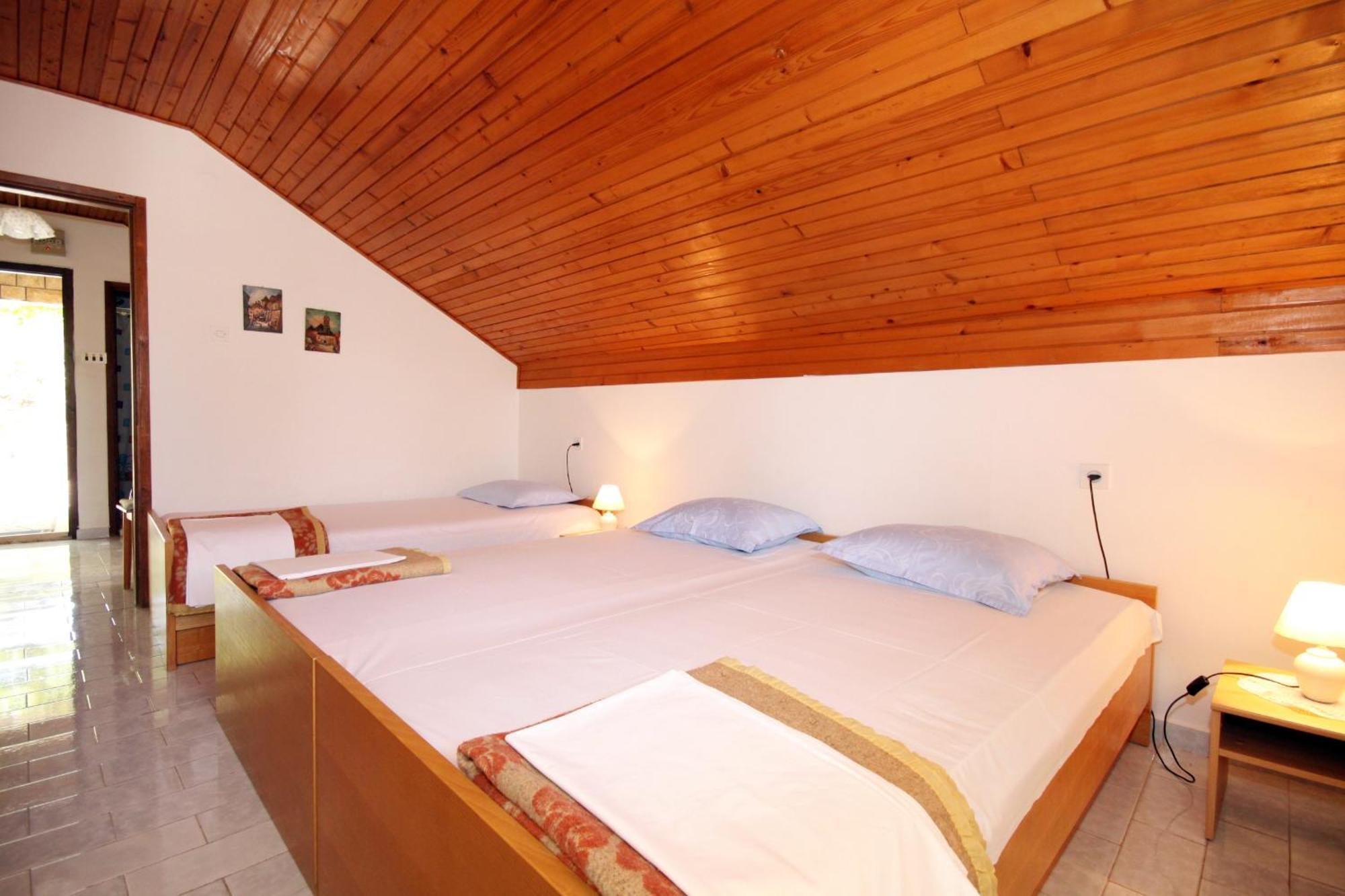 Apartments By The Sea Basina, Hvar - 542 Vrbanj Номер фото